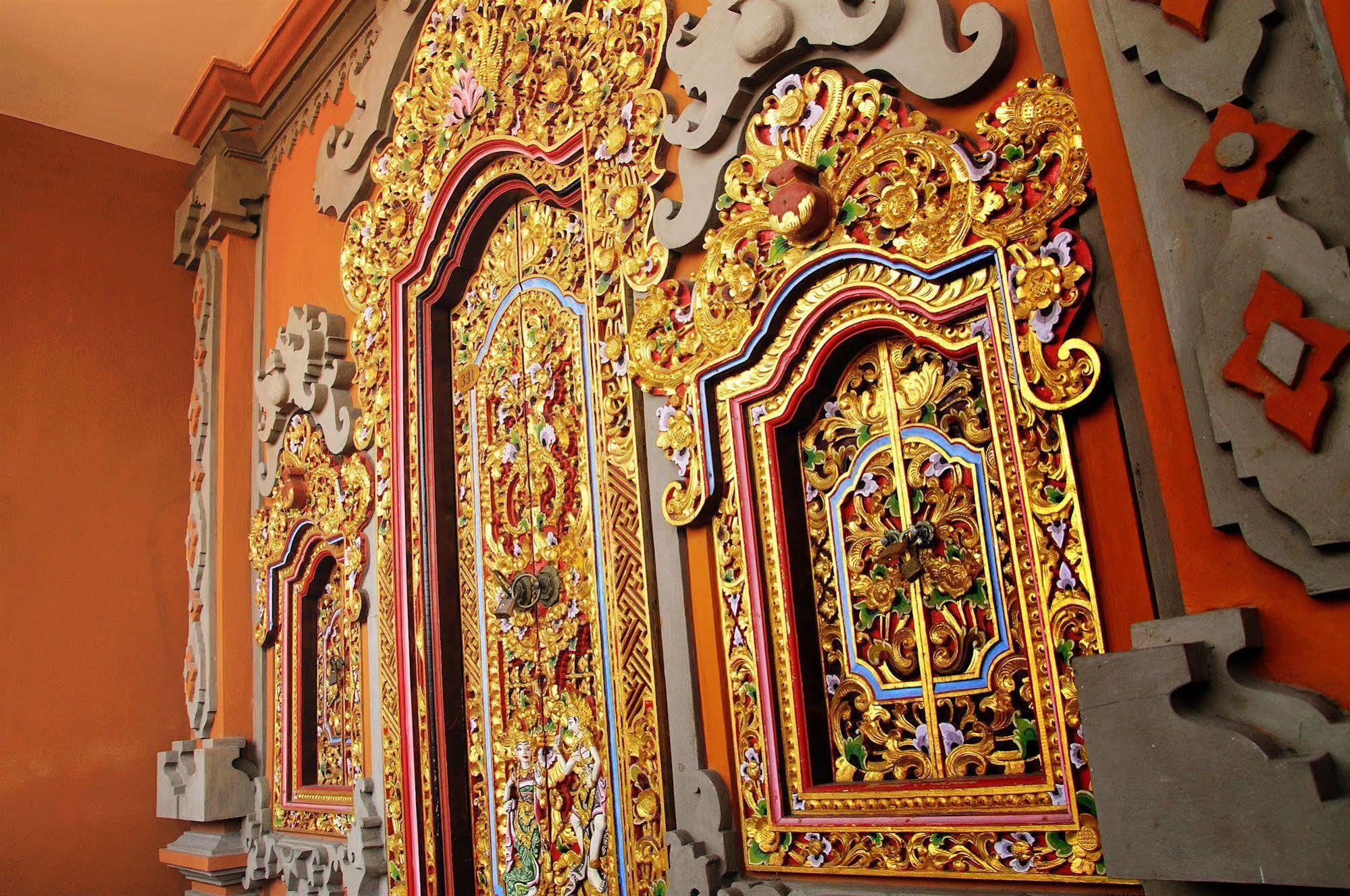 Bemo Corner 2* Kuta (Bali)